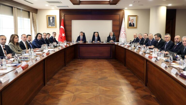 Gıda Komitesi, Hazine ve Maliye Bakanı Şimşek’in ev sahipliğinde toplandı
