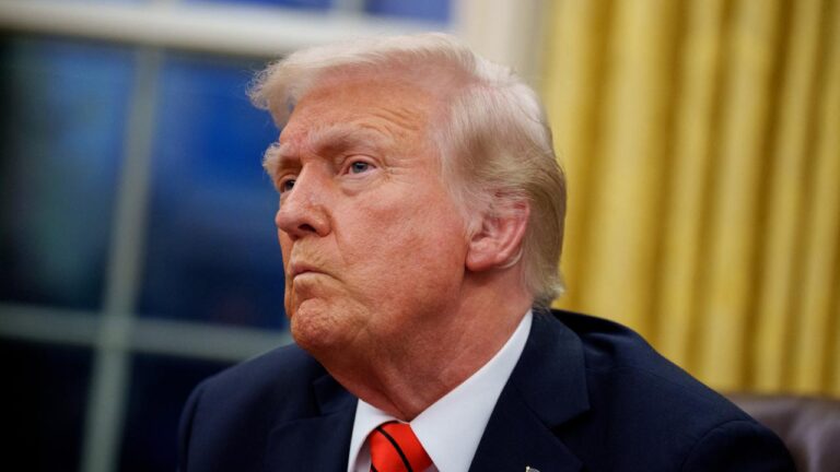 Güney Afrika, Trump’ın ‘beyazlara soykırım uygulandığı’ iddialarını yalanladı