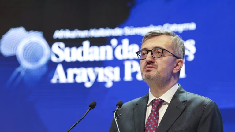 İletişim Başkanı Duran: Sudan’da acil bir şeyler yapılması gerekiyor