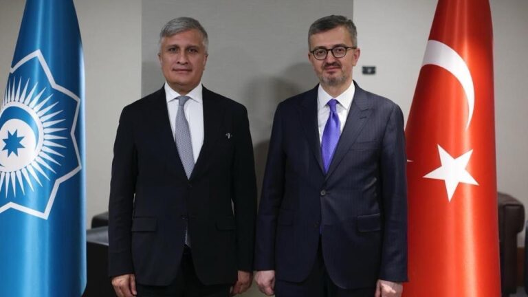 İletişim Başkanı Duran, TDT Genel Sekreter Yardımcısı Kocaman ile görüştü