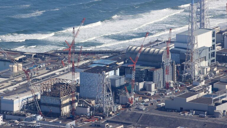 Japonya felaketten 15 yıl sonra dünyanın en büyük nükleer santralini yeniden açıyor