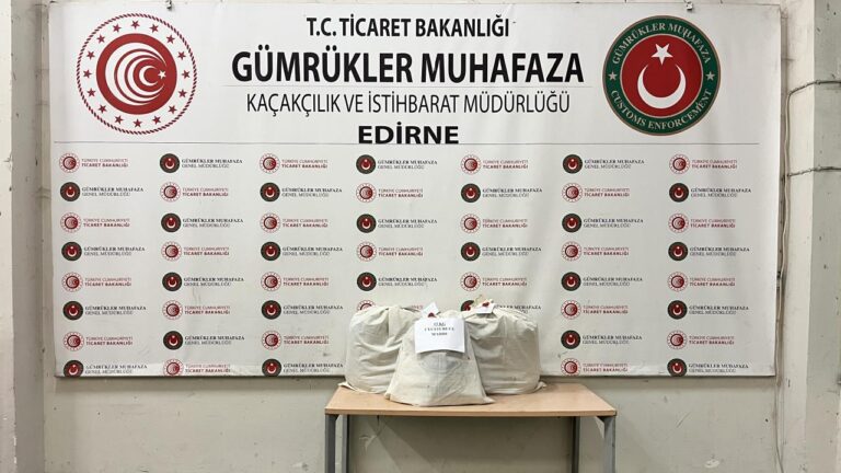 Kapıkule’de otomobilde 22 kilo 662 gram esrar ele geçirildi