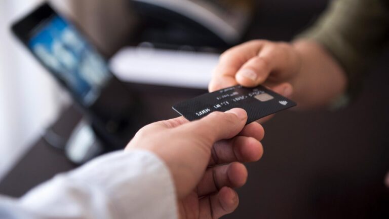Merkez Bankası kredi kartı faiz oranlarını düşürdü