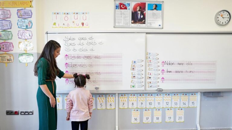 Öğretmenlik Mesleği Kariyer Basamakları Kılavuzu yayımlandı