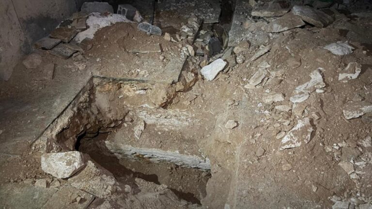 Suriye’de eski bir güvenlik merkezinde toplu mezar bulundu