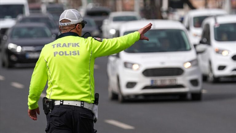 Trafikte düzeni bozana rekor cezalar yolda